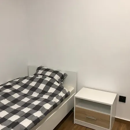 Nad Jeziorem Dobskim Polwysep 公寓