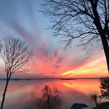 Nad Jeziorem Dobskim Polwysep *