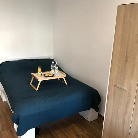 Nad Jeziorem Dobskim Polwysep 公寓