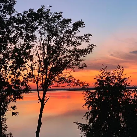 Nad Jeziorem Dobskim Polwysep 公寓 *